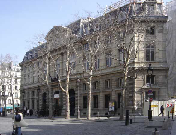 huissier paris 4